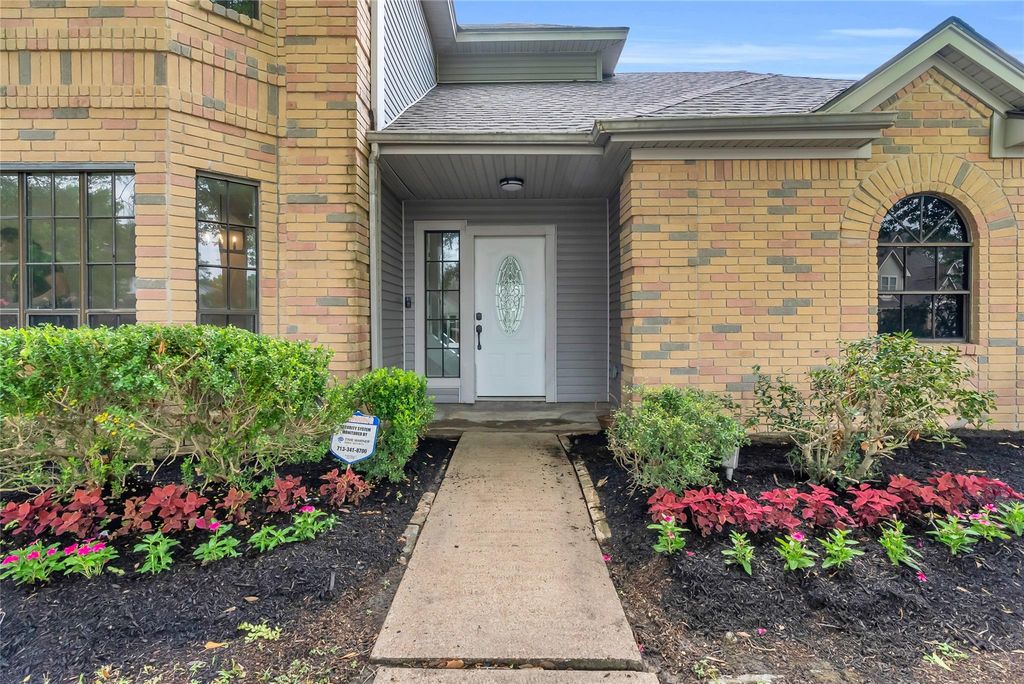 Photo of 15411 Monte Vista Drive, Houston, TX 77083 (MLS # 93974355)