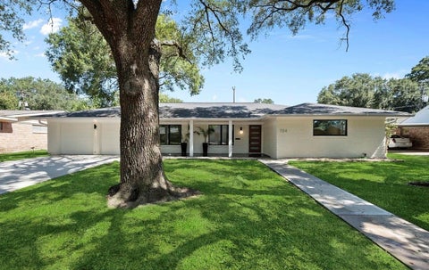 Photo of 704 Fleetwood Street, Baytown, TX 77520 (MLS # 34422656)