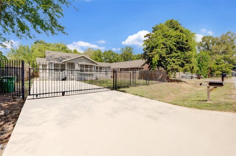 Photo of 8709 Knox Street, Houston, TX 77088 (MLS # 29267065)