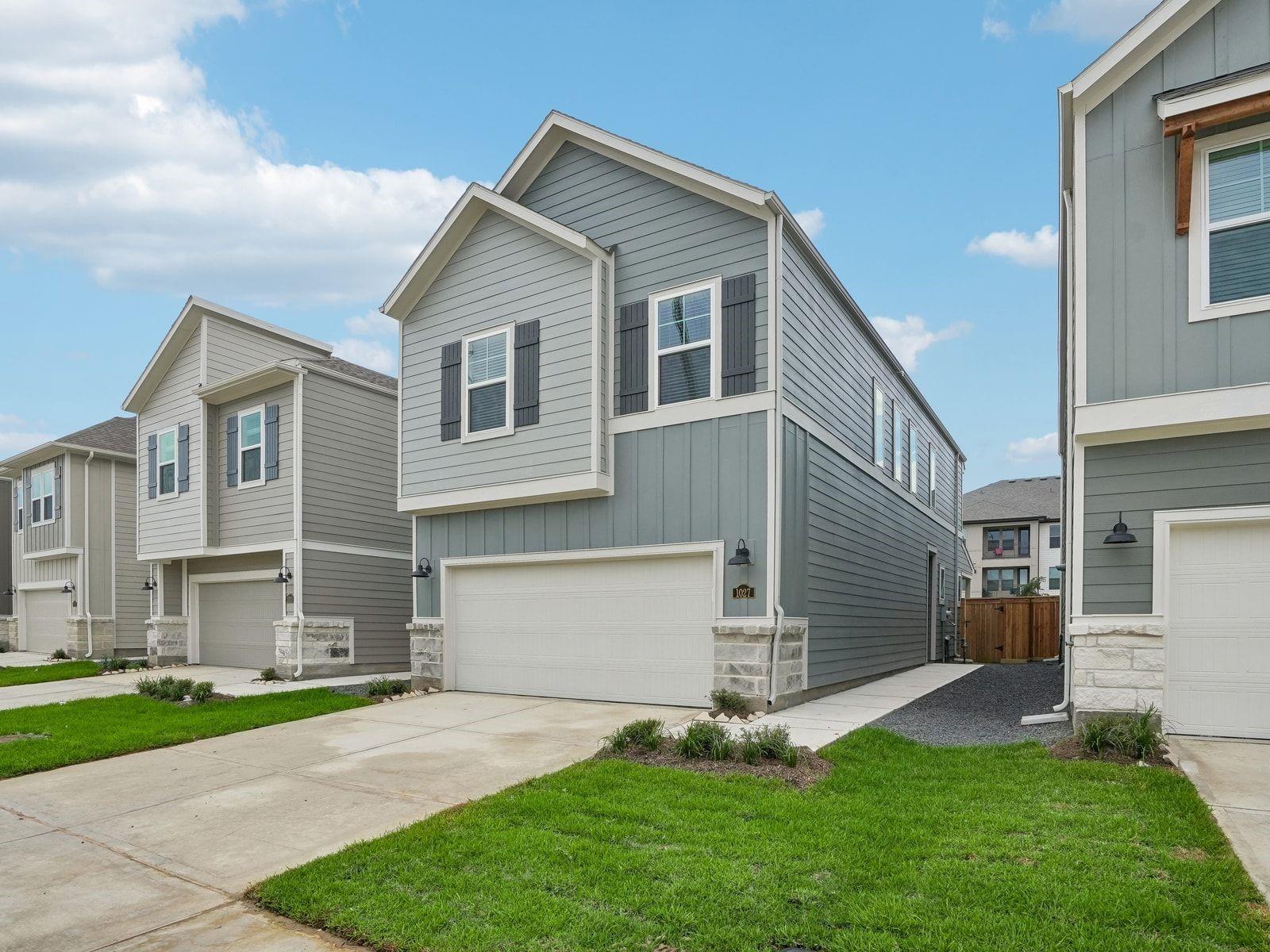 1027 Cedar Place Lane