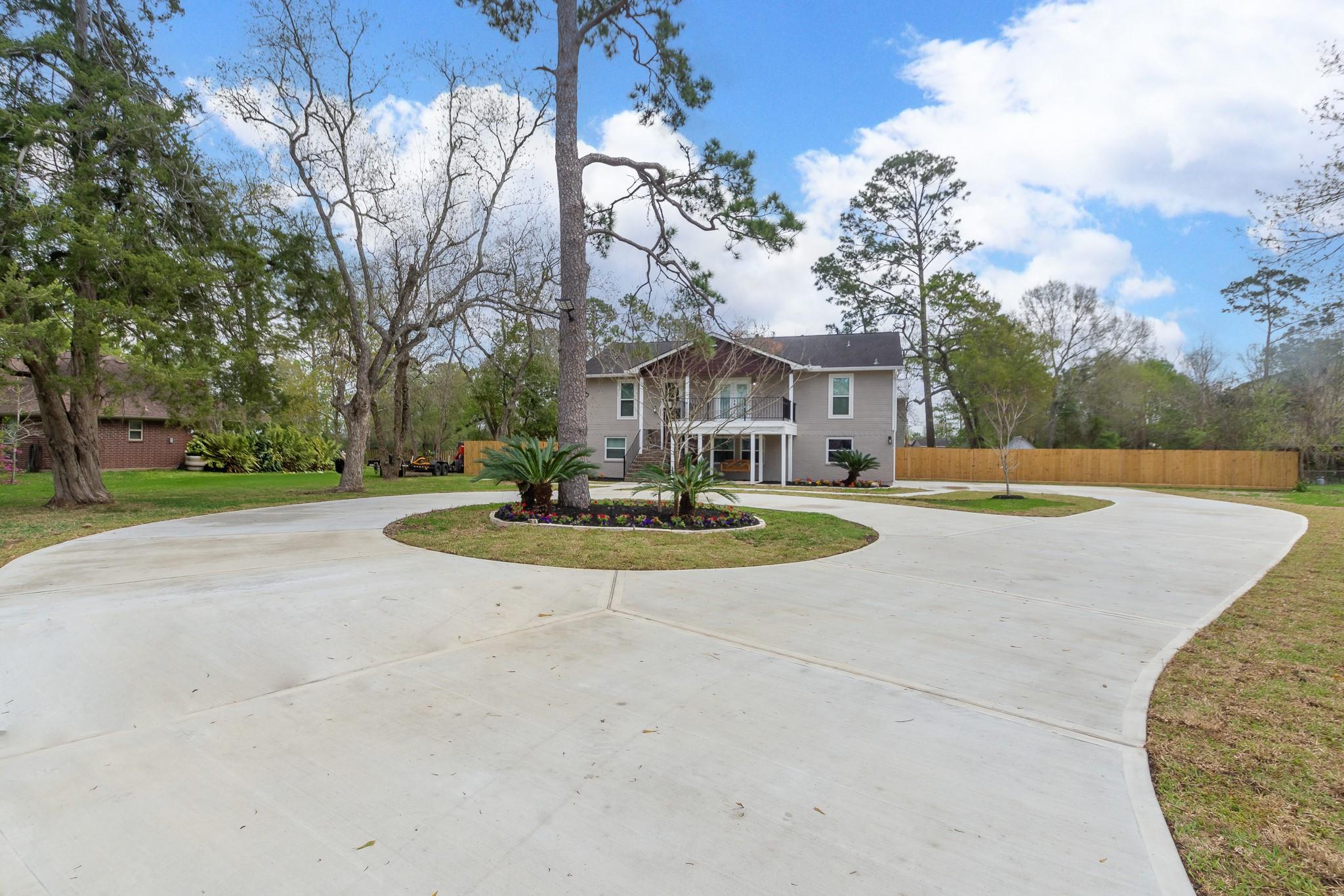 4509 Country Club Drive