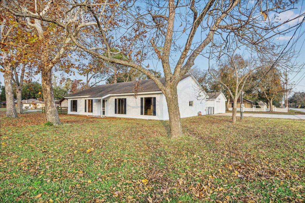 Photo of 11910 11th Street St, Santa Fe, TX 77510 (MLS # 10701122)