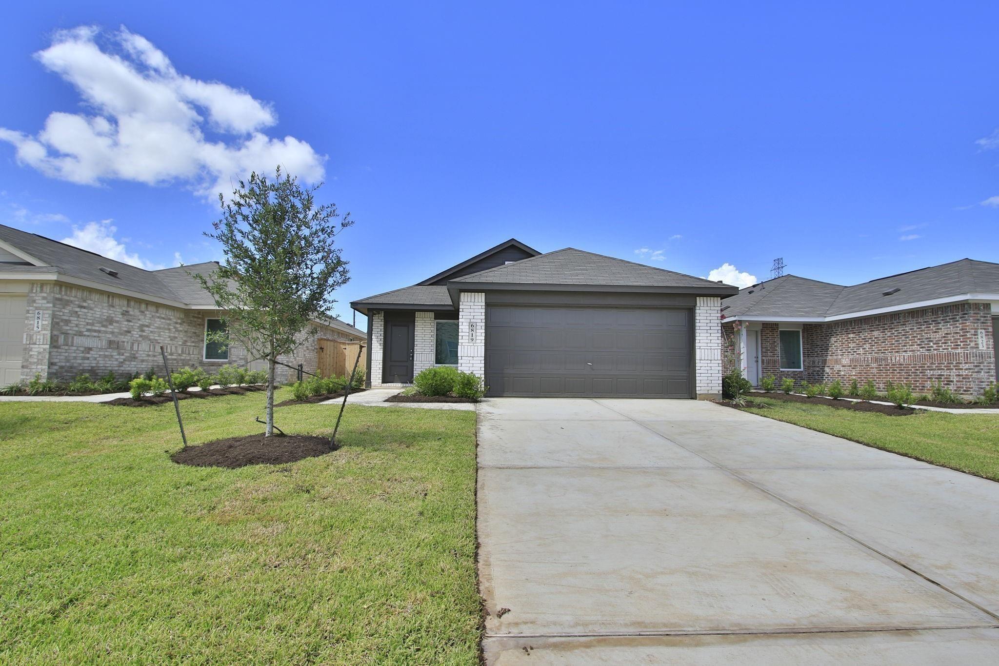 6827 Date Palm Drive