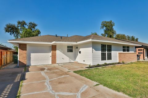 631 Edgebrook Drive Houston TX 77034