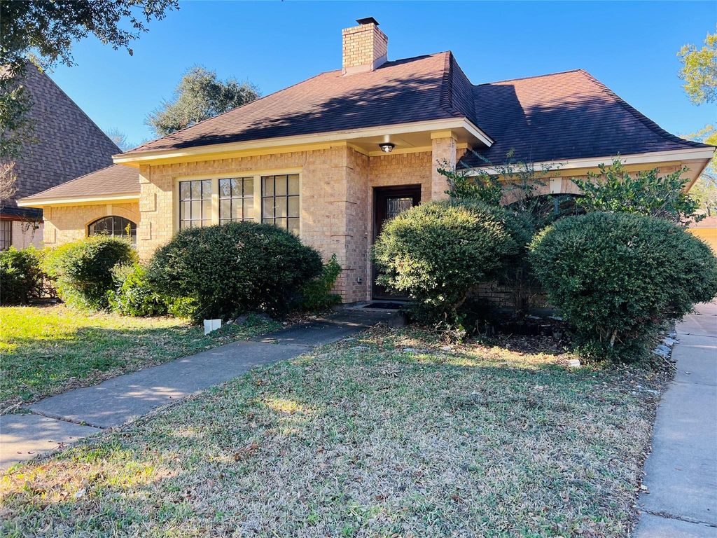 Photo of 14734 Charlmont Drive, Houston, TX 77083 (MLS # 7884988)
