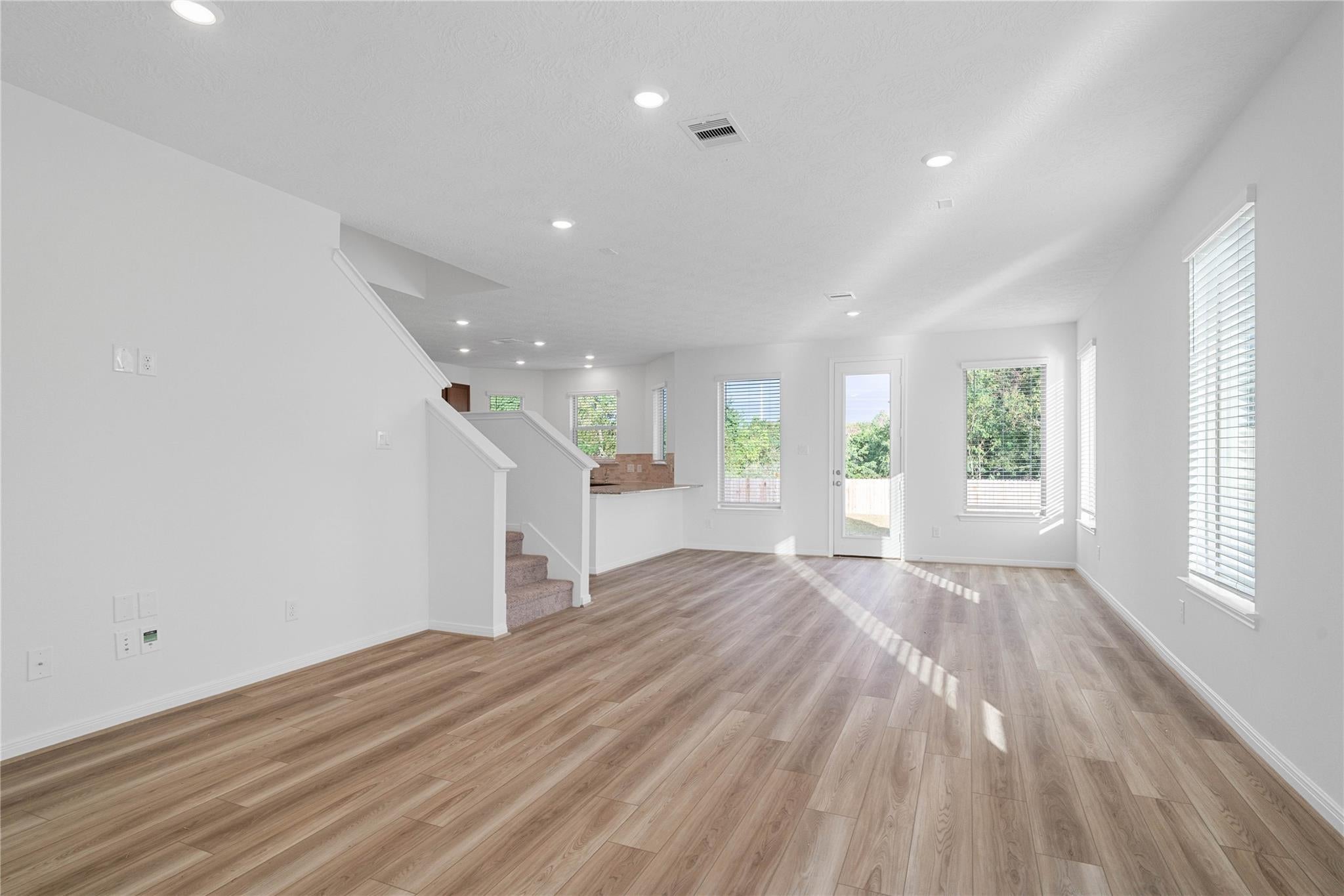 5623 Blackbird Lane
