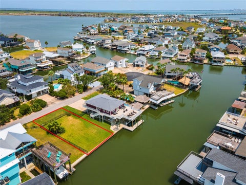 Photo of 0 Coral Way, Tiki Island, TX 77554 (MLS # 61202546)