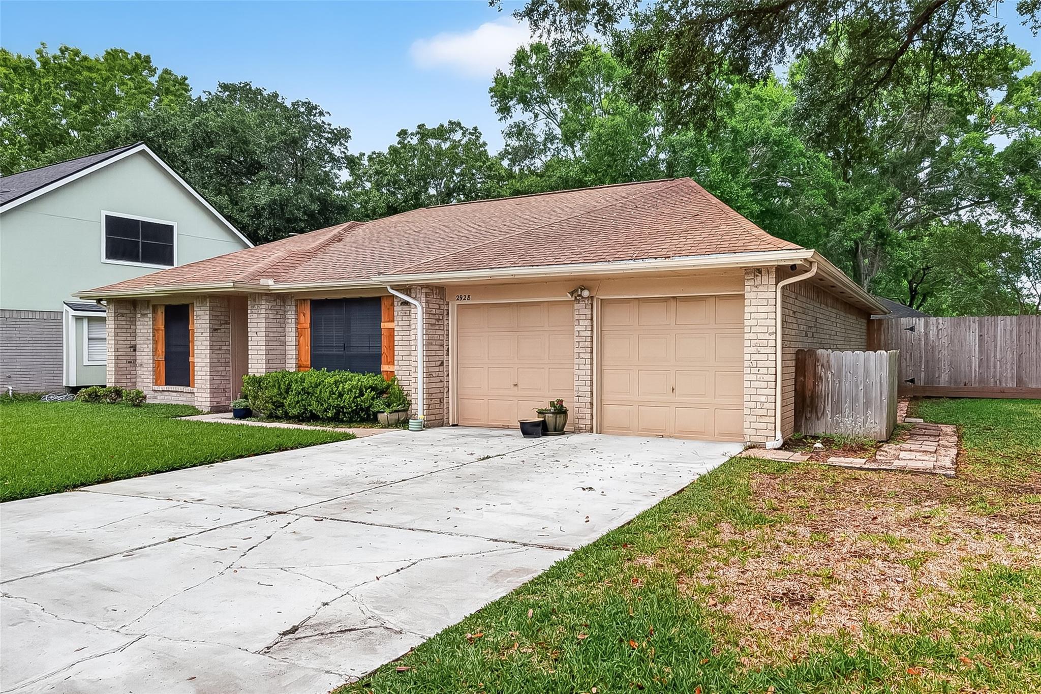 2928 Laurelridge