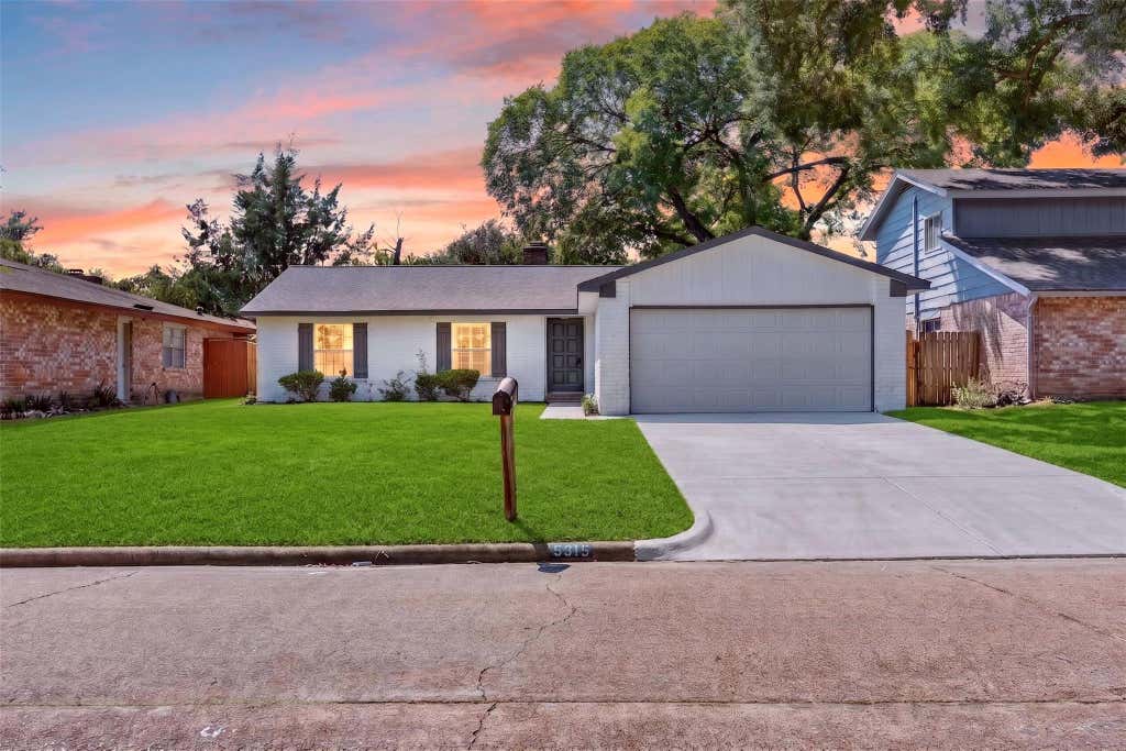 Photo of 8515 Rivercross Road, Houston, TX 77064 (MLS # 26802015)