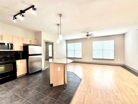 Photo of 3660 Richmond St Avenue #121, Houston, TX 77046 (MLS # 82572435)