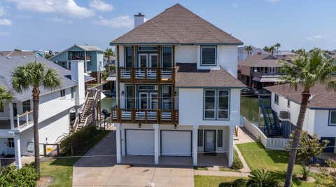 Photo of 1414 Lotus Drive, Tiki Island, TX 77554 (MLS # 8399555)