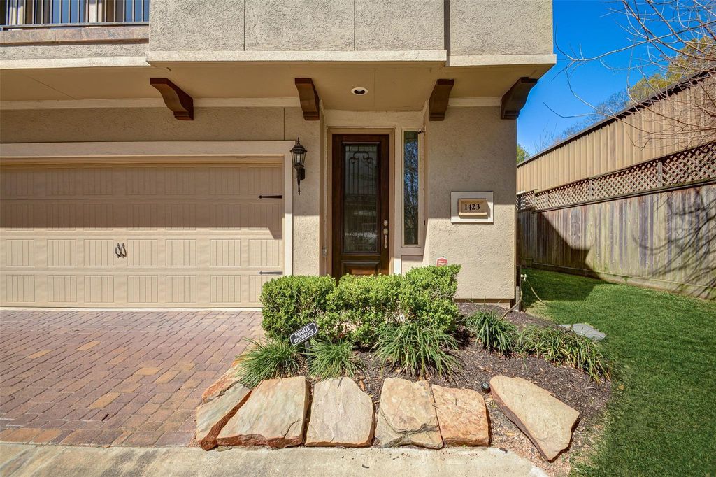 Photo of 1423 Upland Orchard Drive, Houston, TX 77043 (MLS # 76222026)