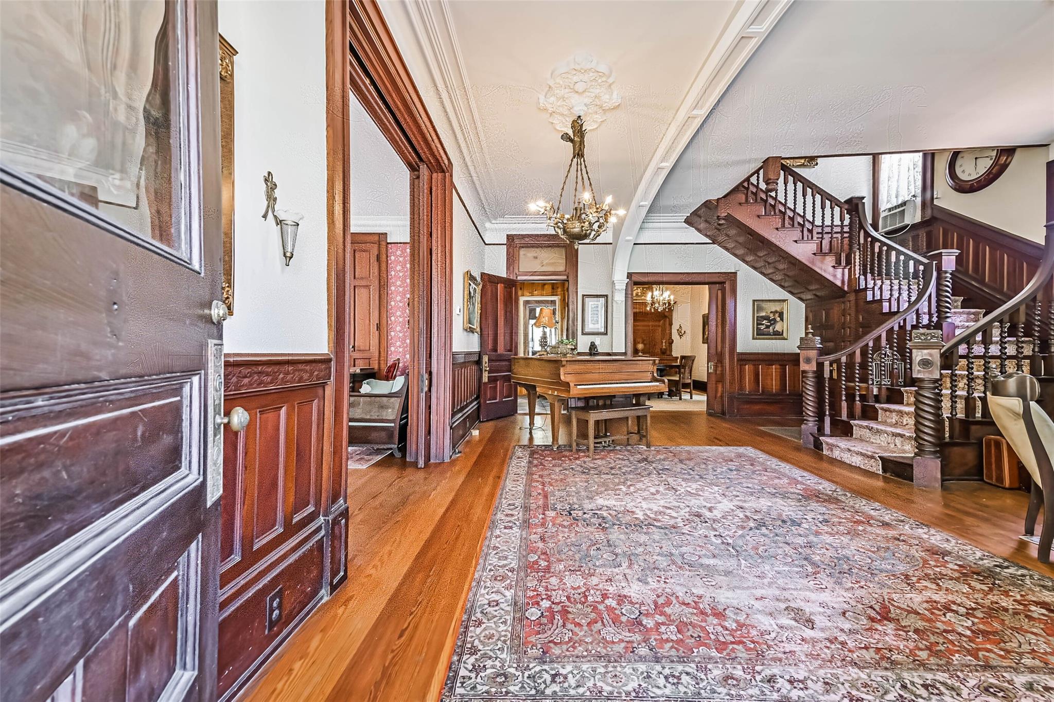 1021 35th Street Street