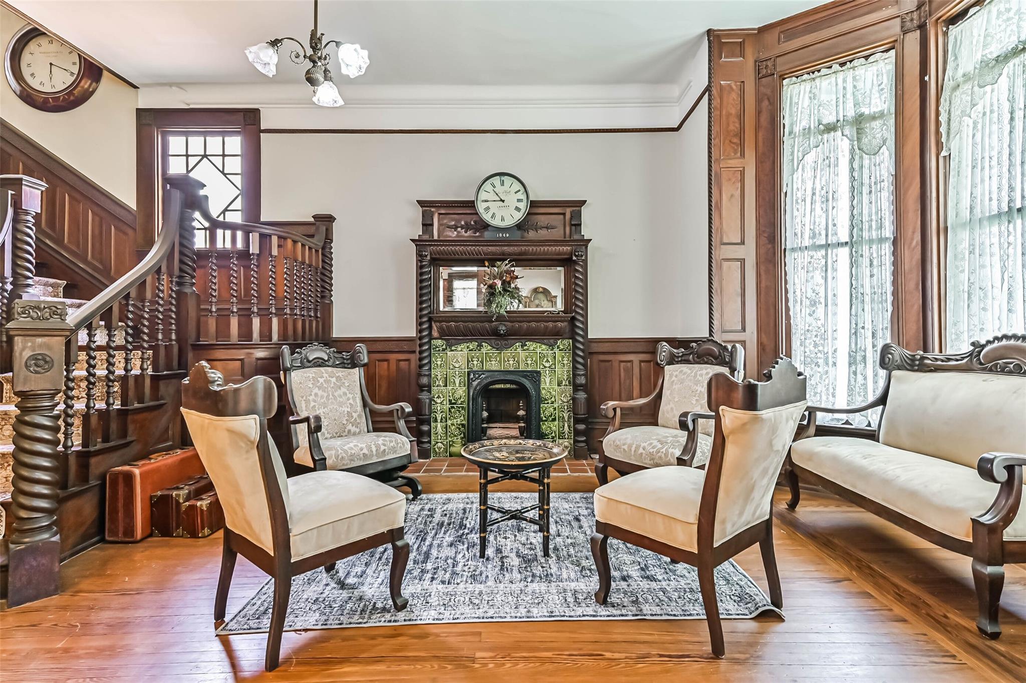 1021 35th Street Street