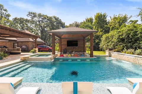 Photo of 10 Holly Tree Lane, Spring, TX 77373 (MLS # 48468657)