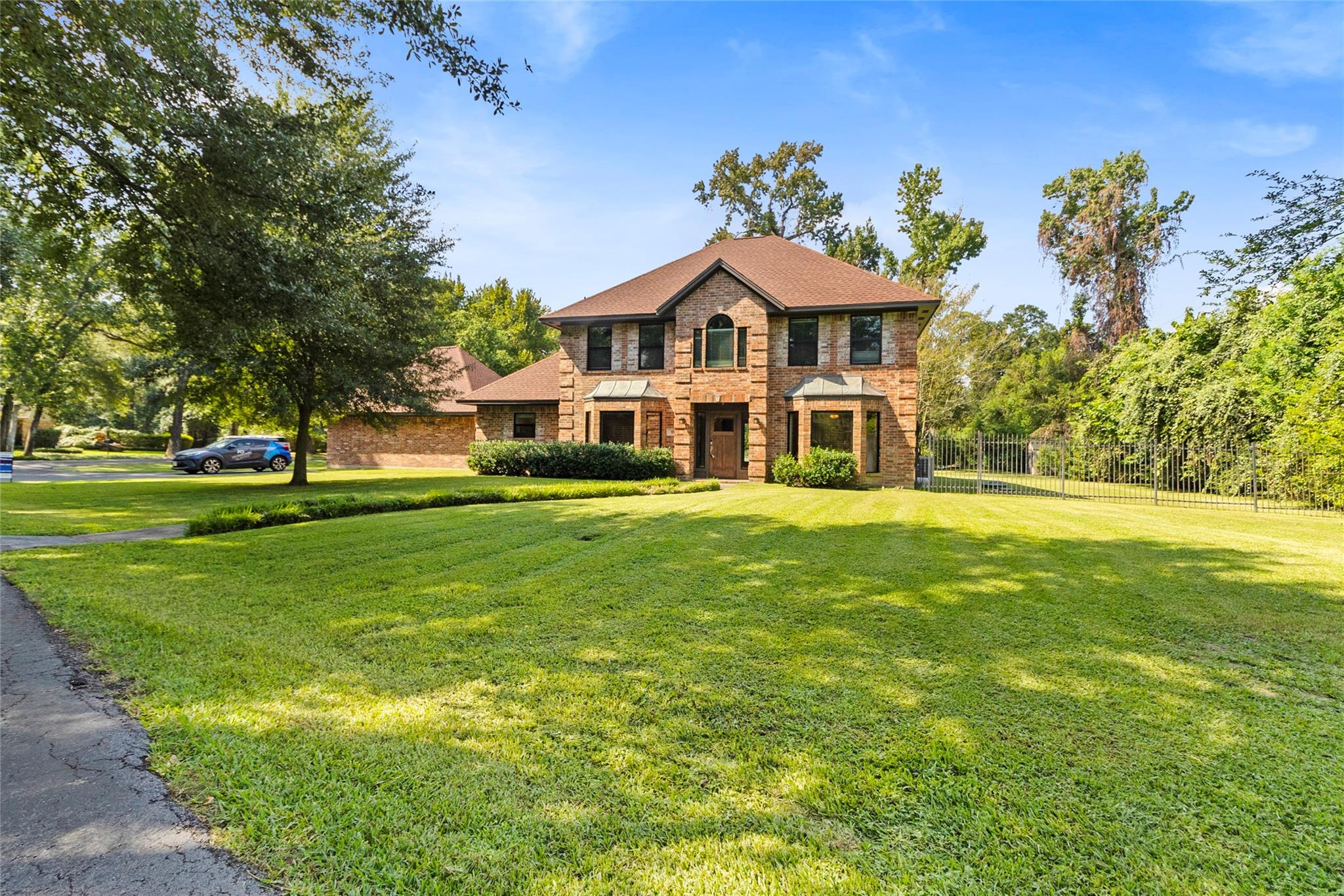 10 Holly Tree Lane