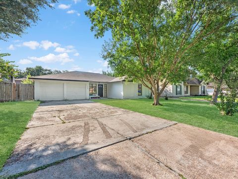Homes For Sale - 223 Kirkaldy Drive<br/> Houston, TX 77015