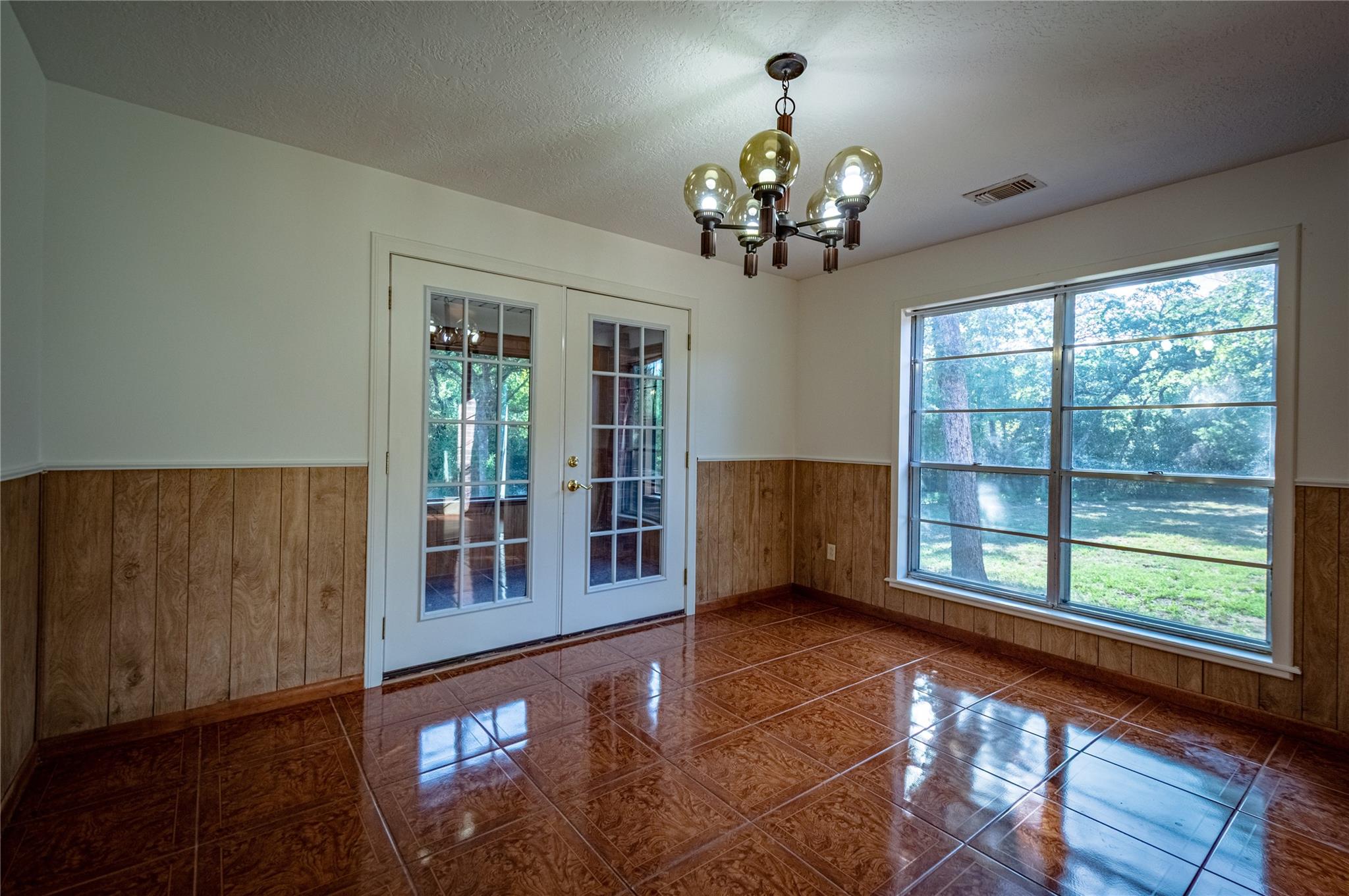 1213 Lakeland Loop