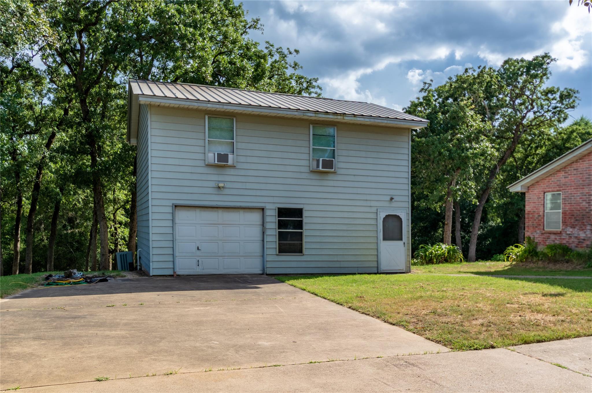 1213 Lakeland Loop