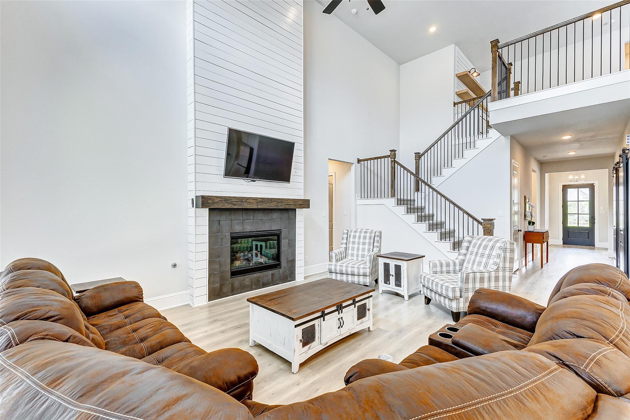 5318 Streamside Trail