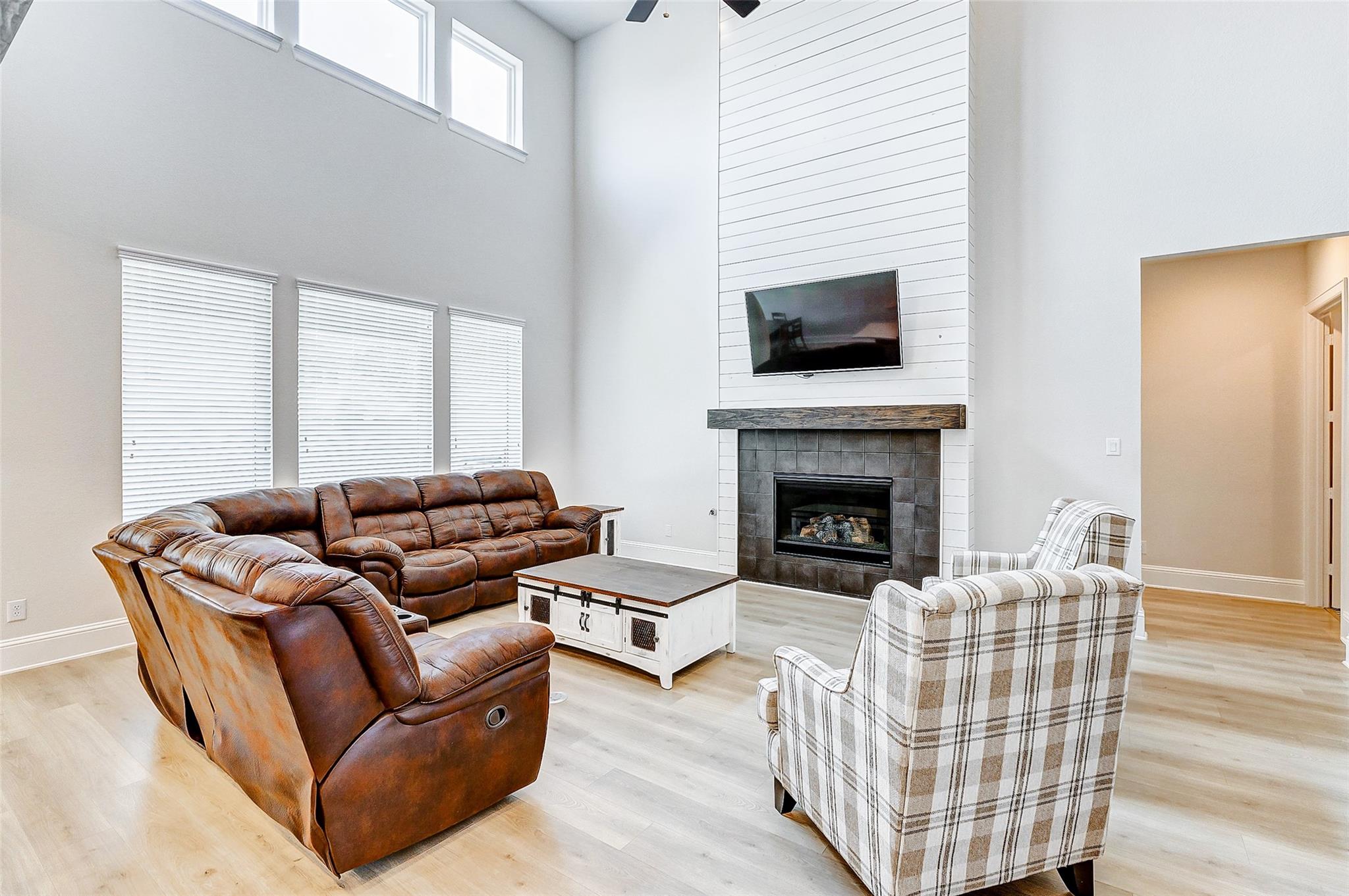 5318 Streamside Trail