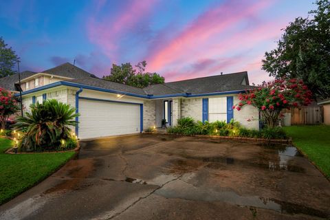 Photo of 1003 Sugarfield Court, Sugar Land, TX 77498 (MLS # 37003646)