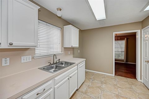 Tiny photo for 2807 Burgess Hill Court, Pearland, TX 77584 (MLS # 7934037)