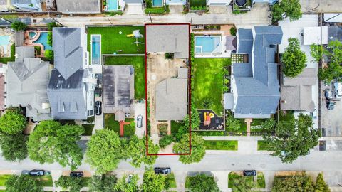 Photo of 729 E 9th Street, Houston, TX 77007 (MLS # 92910379)