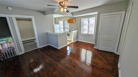 Photo of 2409 Ridgewood Street, Houston, TX 77006 (MLS # 53391263)