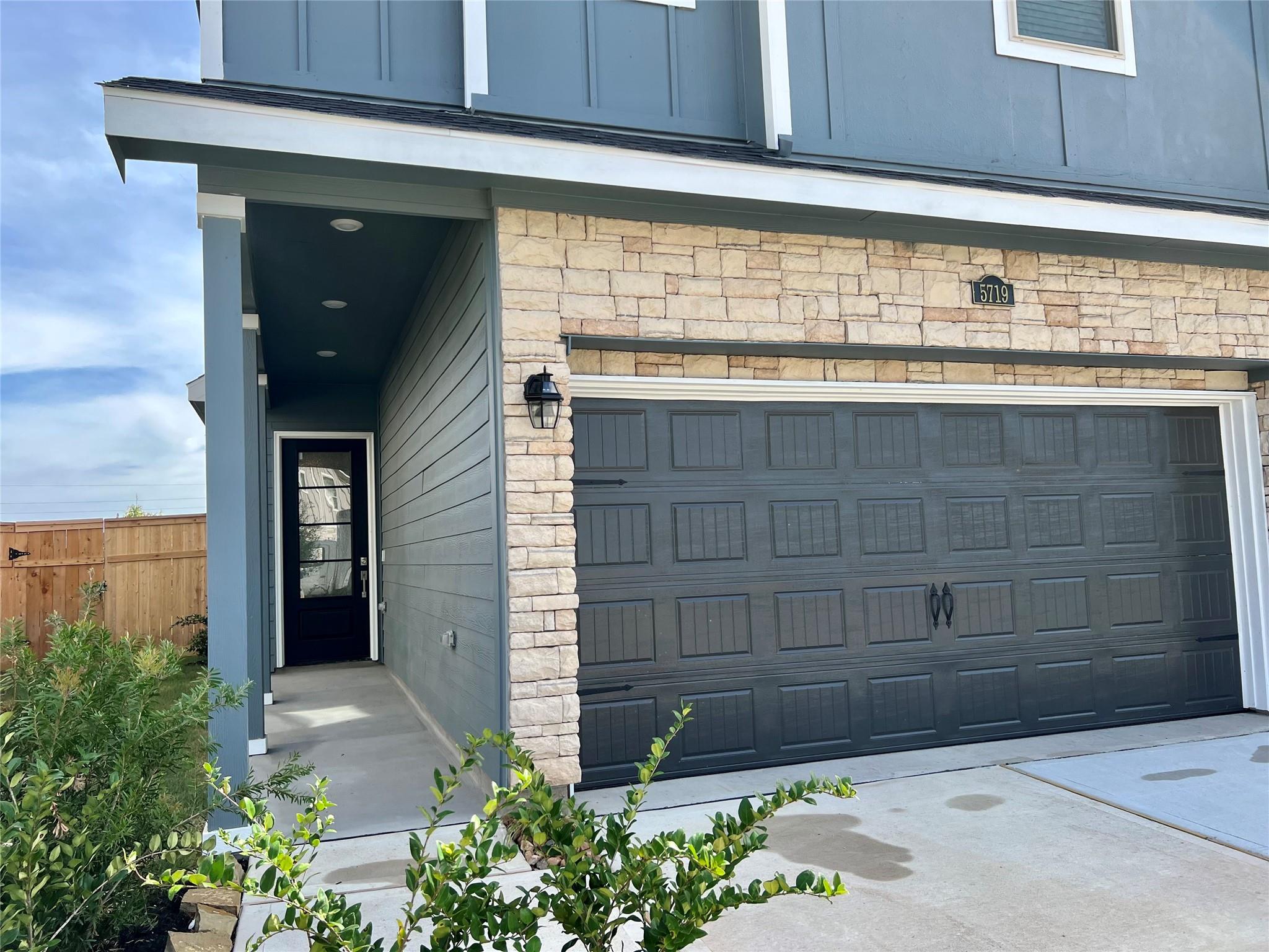 5719 Foggy Vine Court