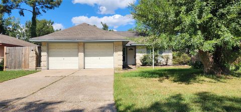 Photo of 2527 Meandering Trail, Houston, TX 77339 (MLS # 83433040)