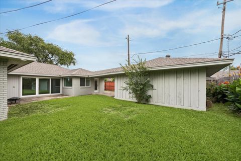 Tiny photo for 8527 Glenloch Drive, Houston, TX 77061 (MLS # 41616218)