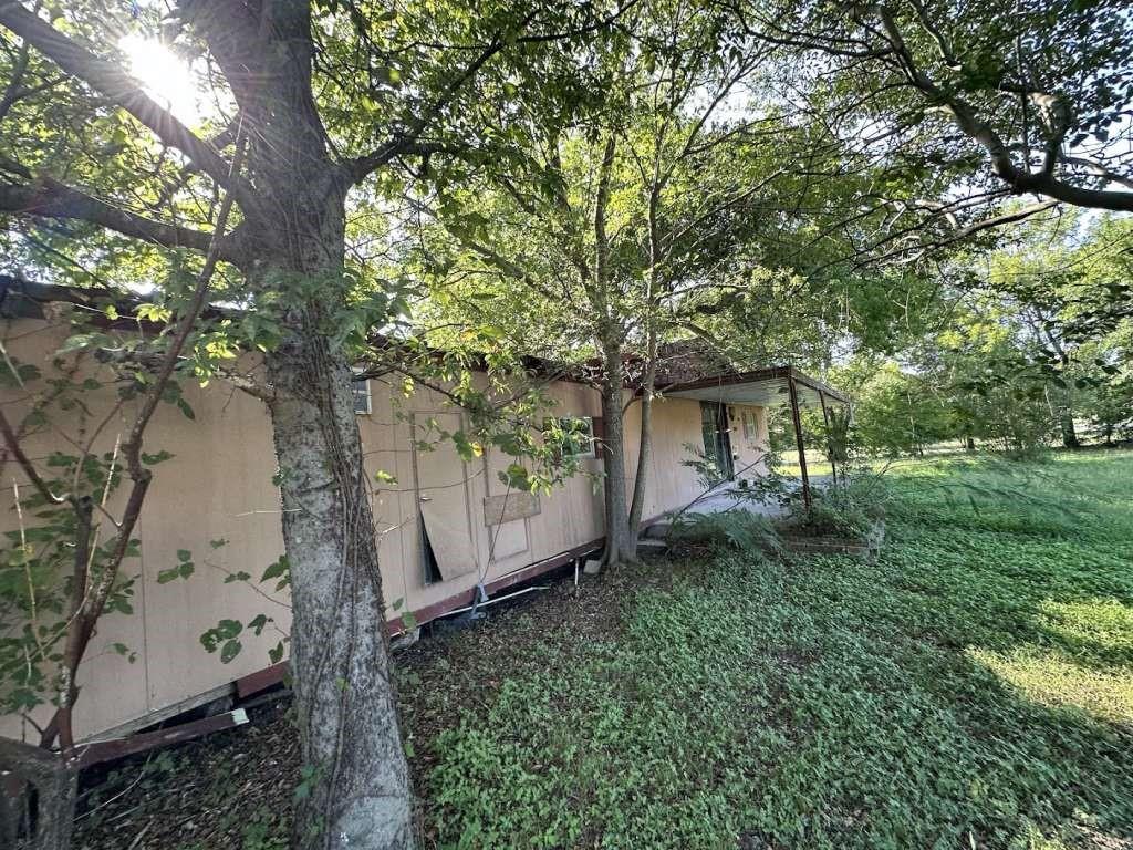 602 E Navasota Street