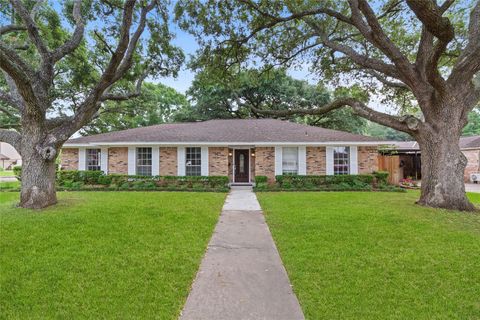 Photo of 2001 Briar Lane, Richmond, TX 77469 (MLS # 74259221)