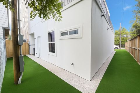 Tiny photo for 1413 Stanford Street, Houston, TX 77019 (MLS # 49346306)