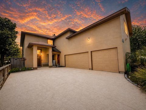 Photo of 3040 Bayshore Drive, Bacliff, TX 77518 (MLS # 86895457)