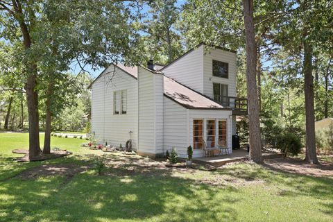 Photo of 141 N Pine Harbour Drive, Coldspring, TX 77331 (MLS # 64221130)