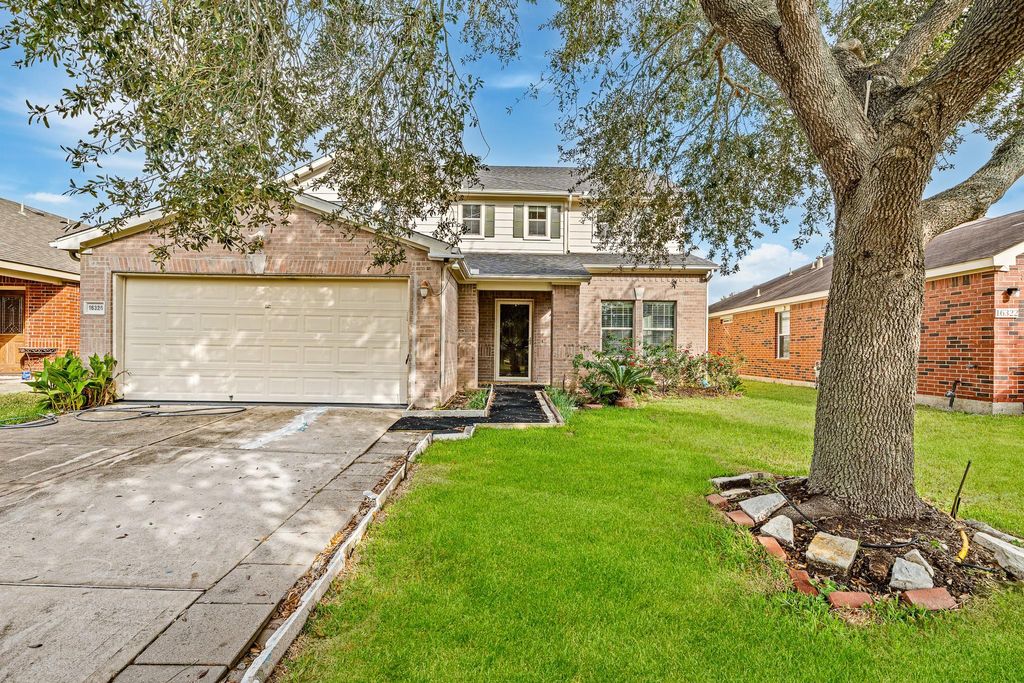 Photo of 16326 Virginia Grace Drive, Sugar Land, TX 77498 (MLS # 12717600)