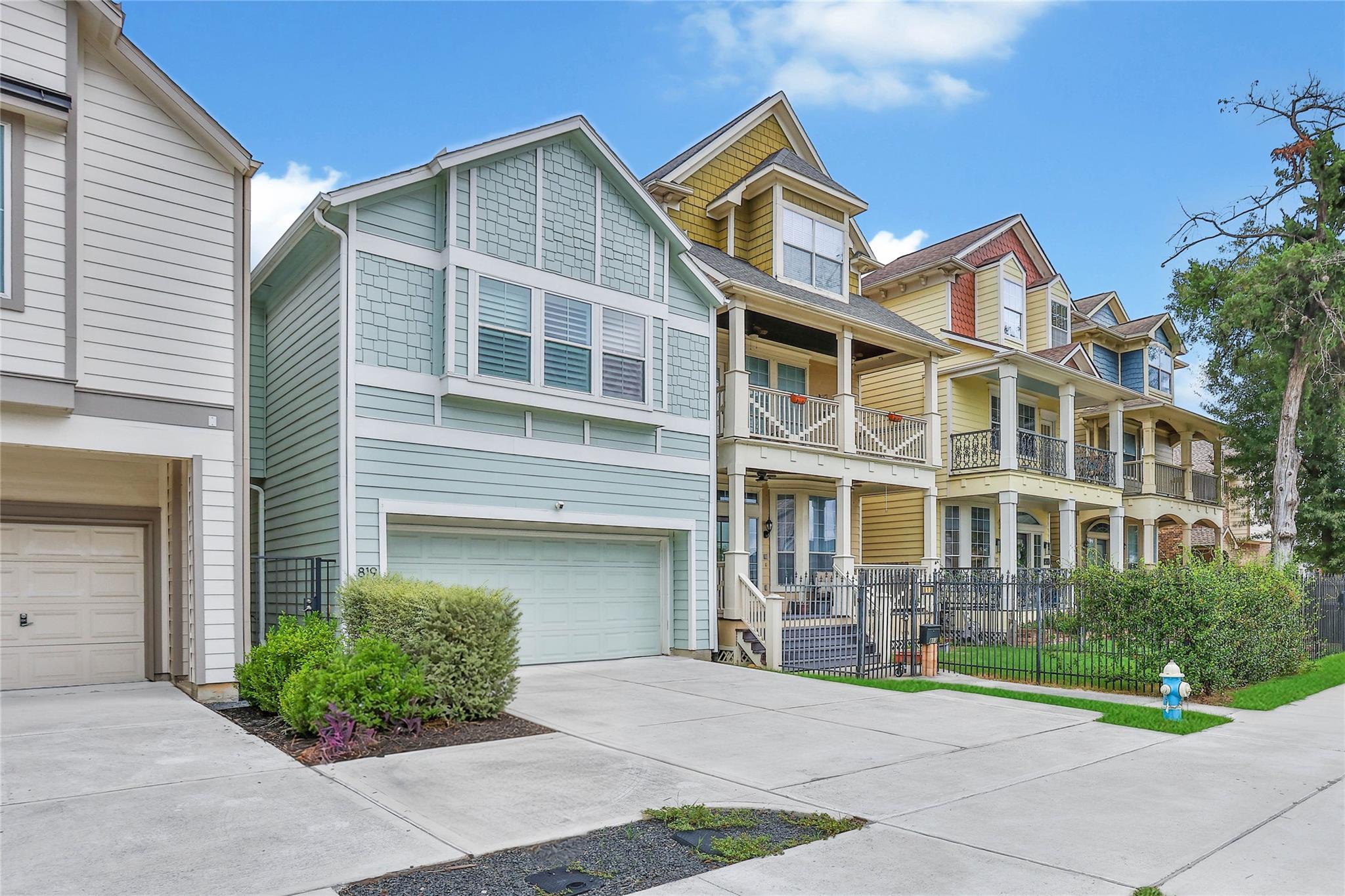 819 W 20th Street