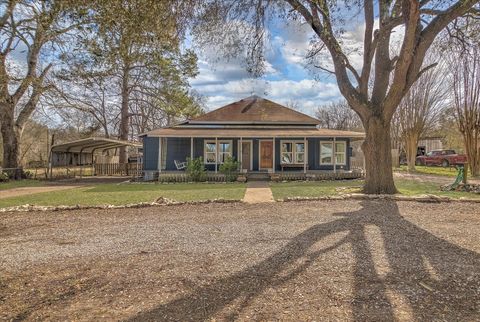 Homes For Sale - 158 E 7th Street<br/> Trinity County, Trinity, TX 75862