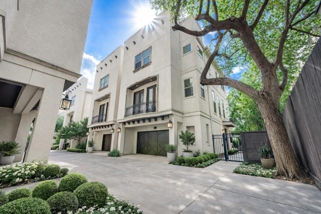 Photo of 1112 Peveto Street #C, Houston, TX 77019 (MLS # 10446345)