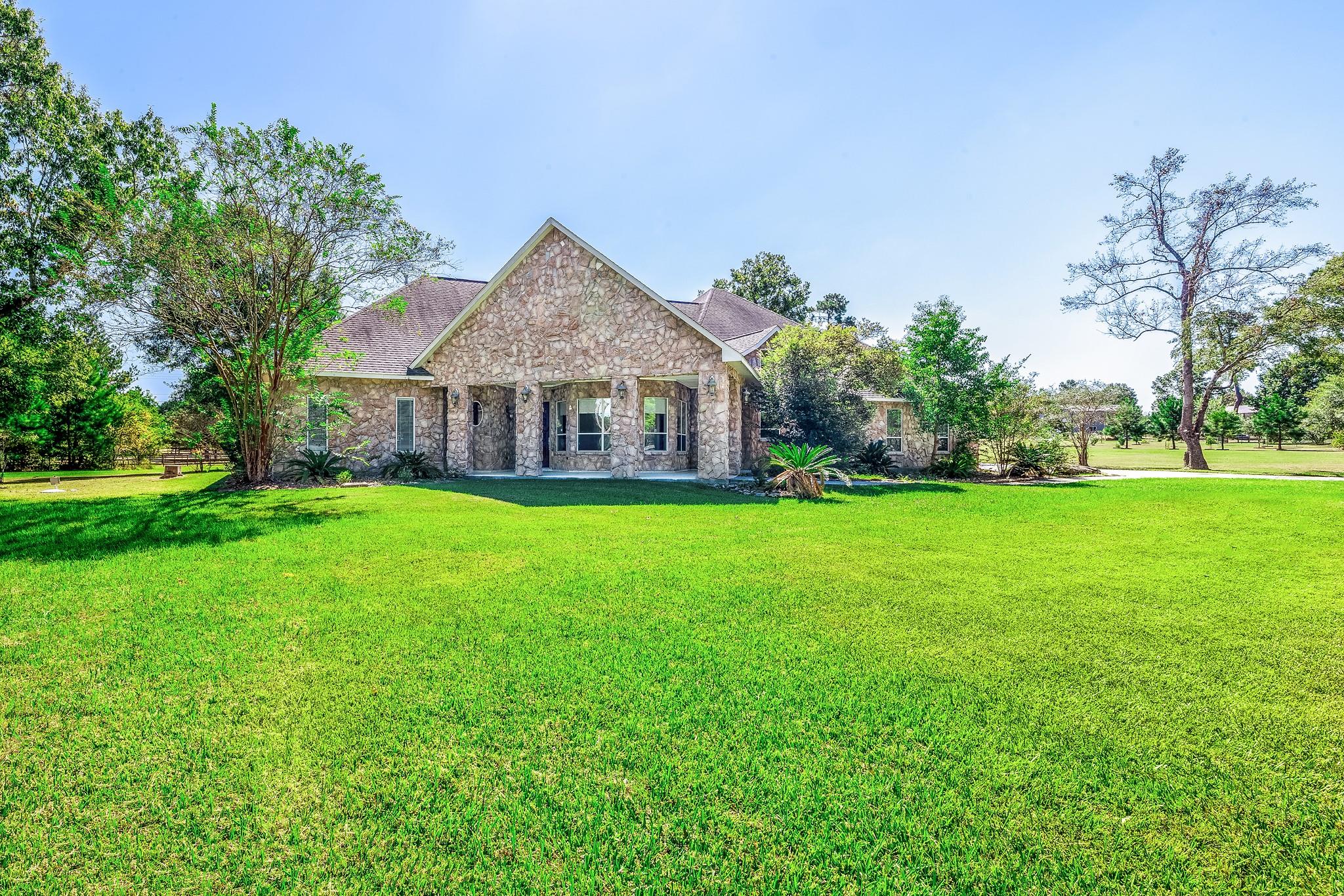 15453 Crown Oaks Drive