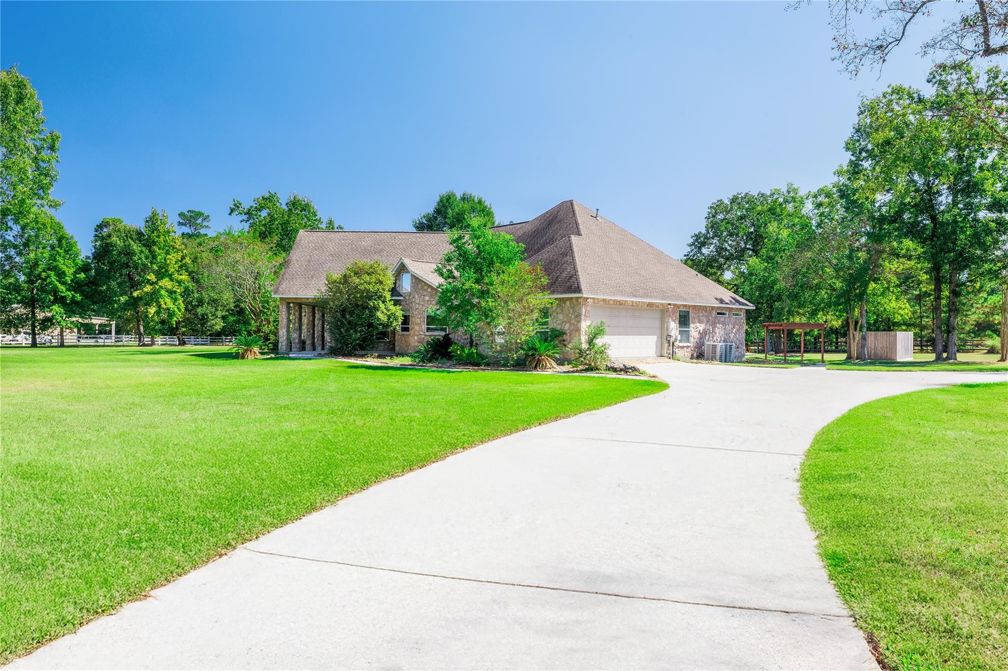 15453 Crown Oaks Drive