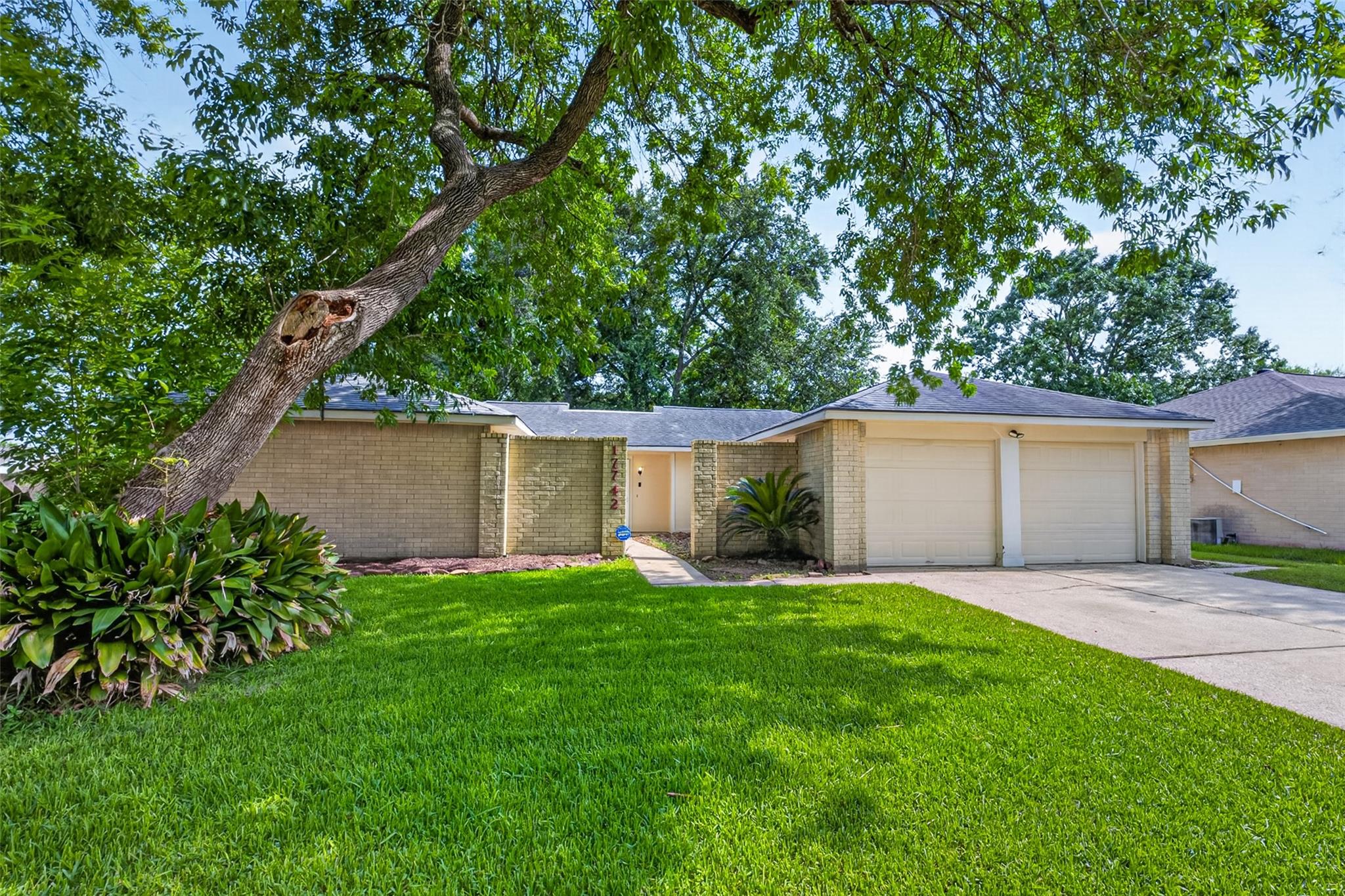 17742 Fife Lane