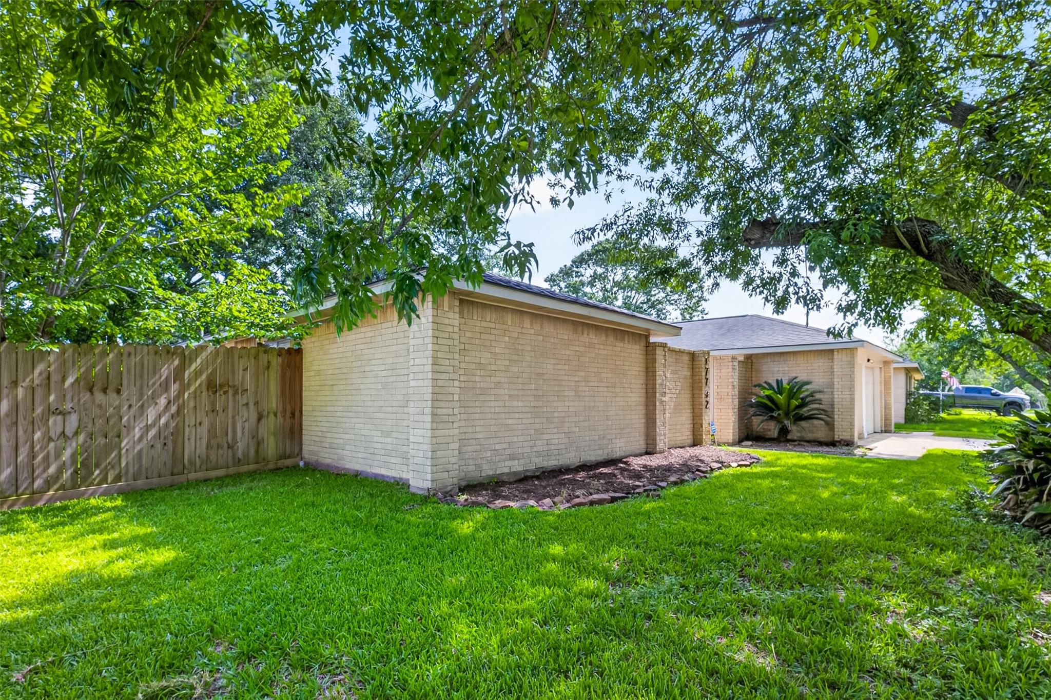 17742 Fife Lane