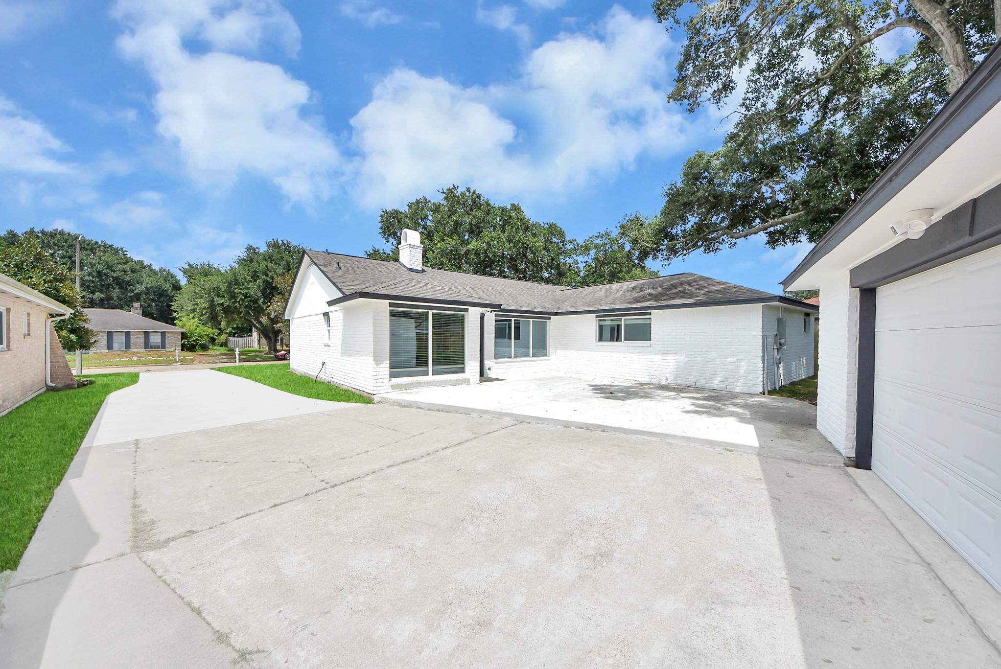 16114 Forest Bend Avenue