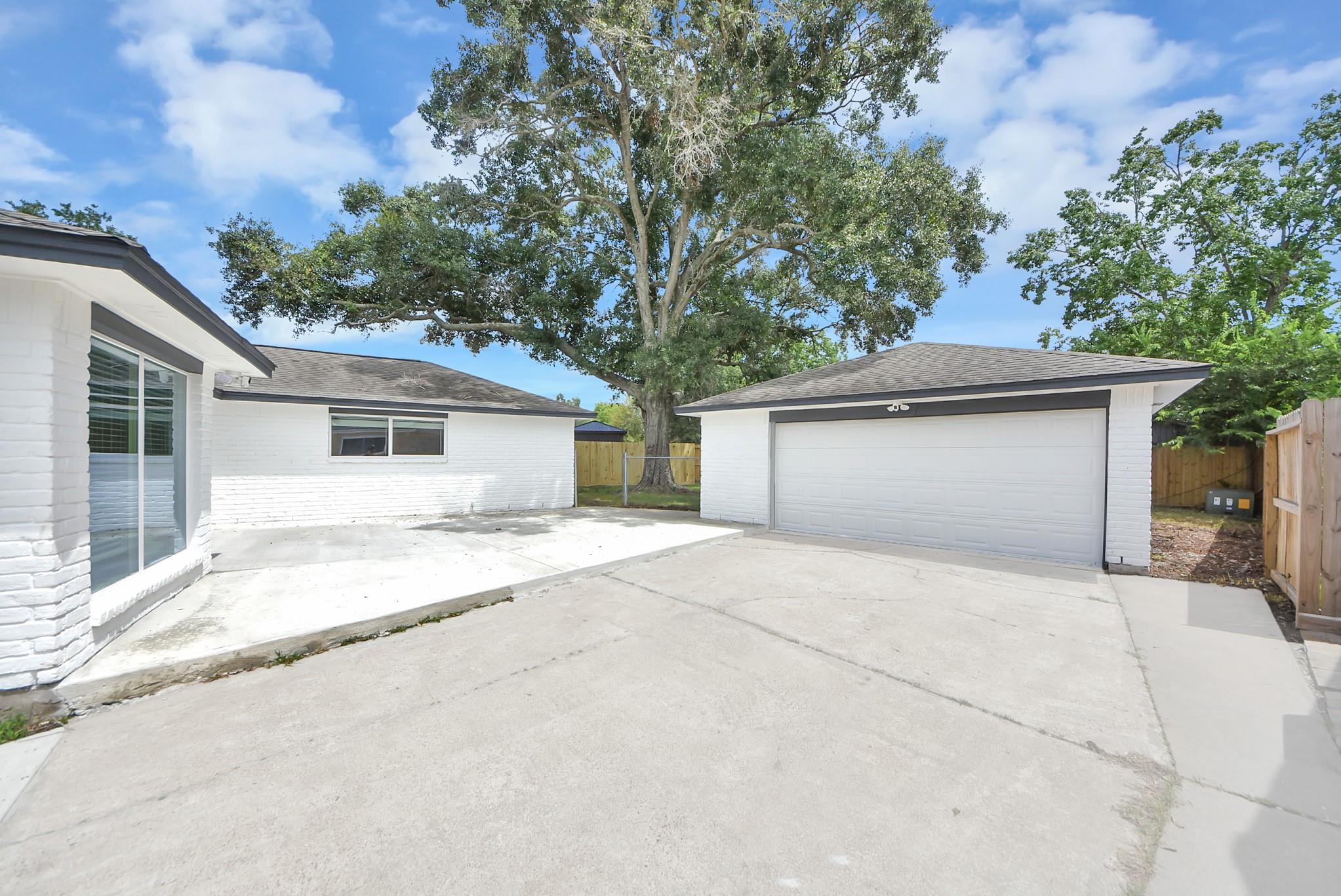 16114 Forest Bend Avenue