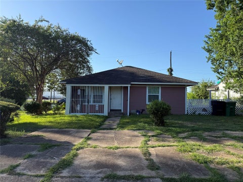 Photo of 5501 Malmedy Road, Houston, TX 77033 (MLS # 26661149)