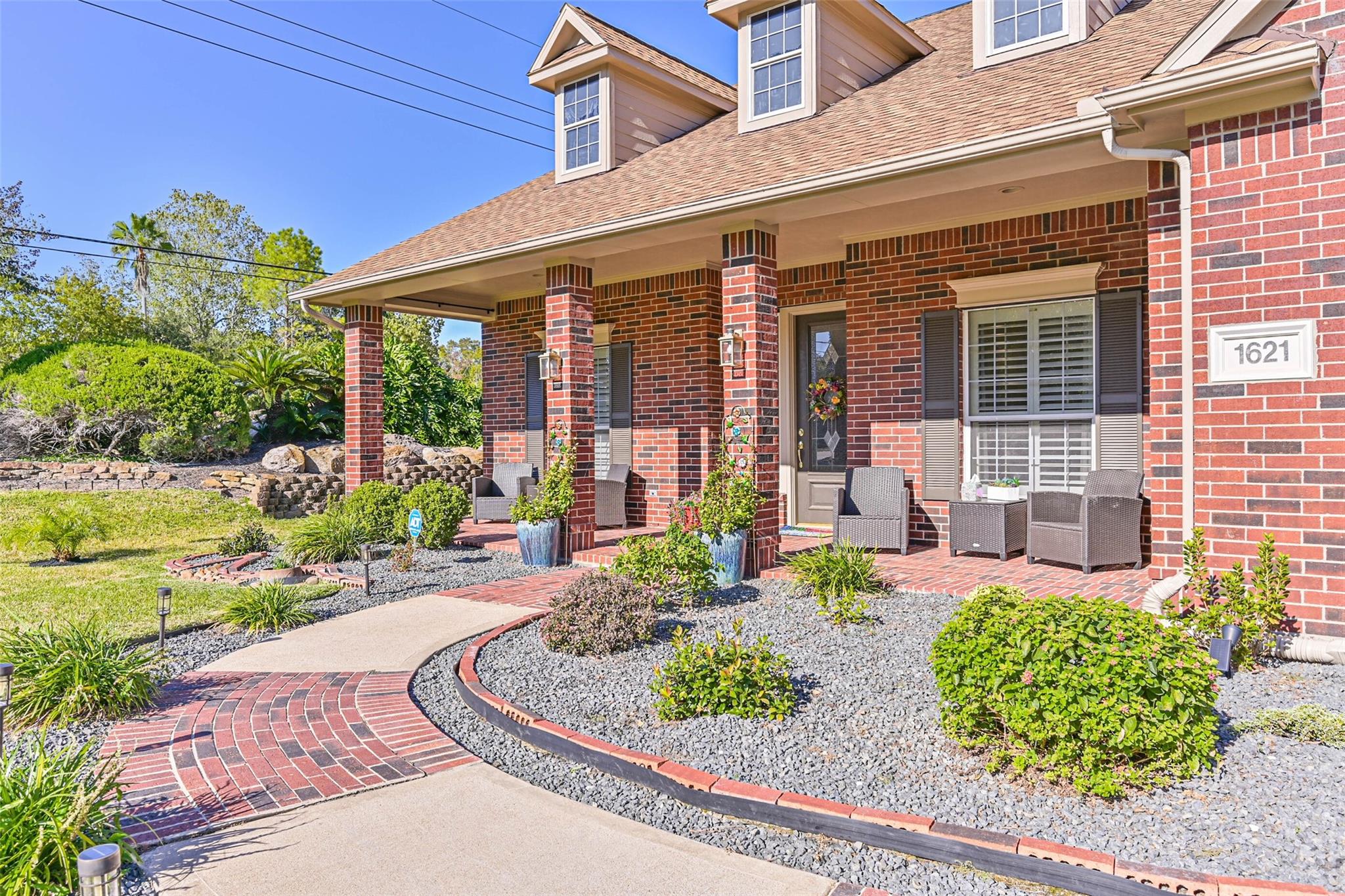 1621 Pine Crest Drive