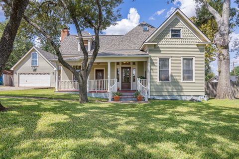 Photo of 222 N Harris Street, Bellville, TX 77418 (MLS # 21589273)